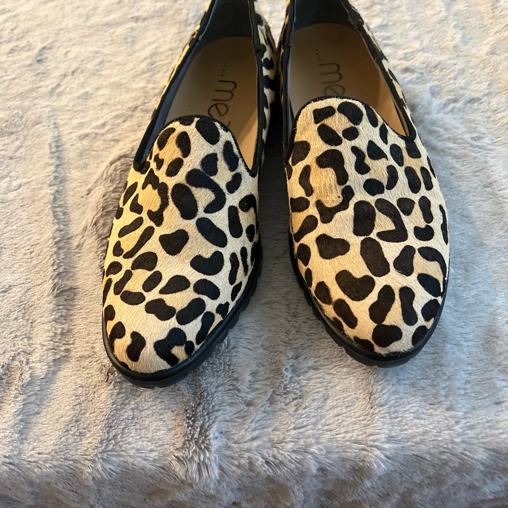 Woman Shoe - Picture 2 of 3